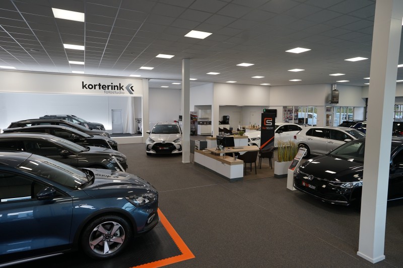 Autobedrijf Korterink: al 55 jaar historie | Carselexy dealer Autobedrijf Korterink Rouveen (Overijssel)