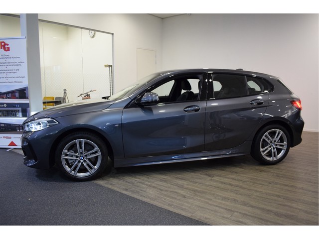 BMW 1 Serie 118i High Executive van CarSelexy dealer RG Ulvenhout in Ulvenhout