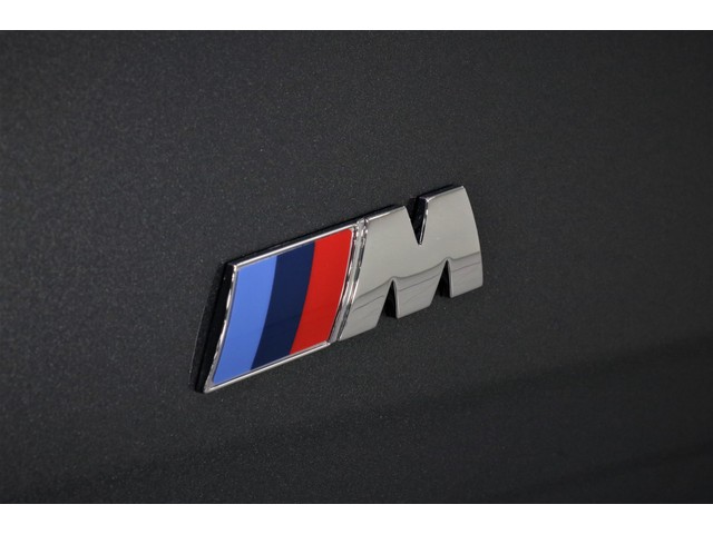 BMW 3 Serie Touring 330i M-Sport van CarSelexy dealer Liewes Roden B.V in Roden